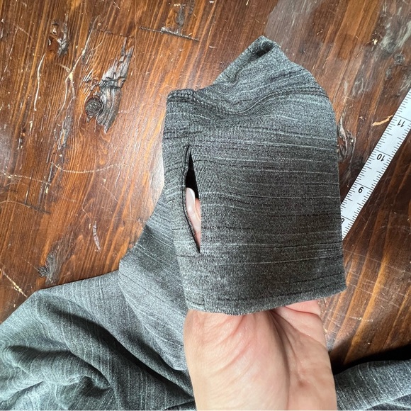 Reebok Women's 1/2 Zip Pullover Running Track Jacket Gray Size S Vented Fitted - Picture 6 of 12